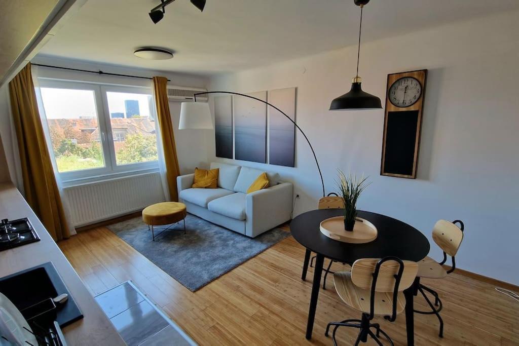 Apartman Midnight Blue Oasis - Center, Free Parking *